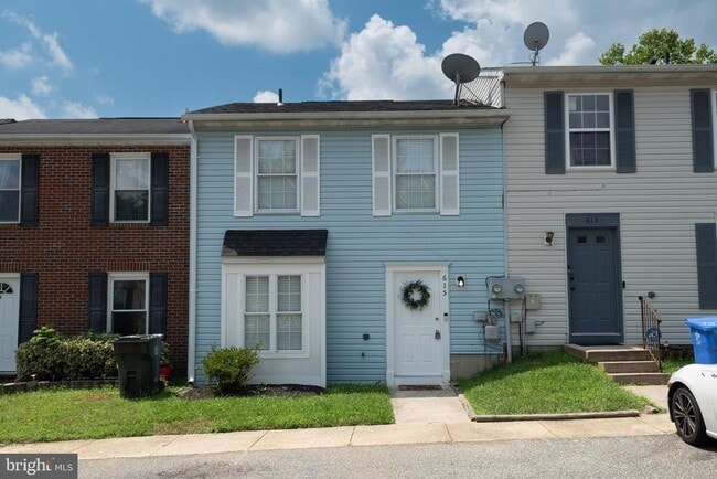 Primary Photo - 615 Hemlock Ct