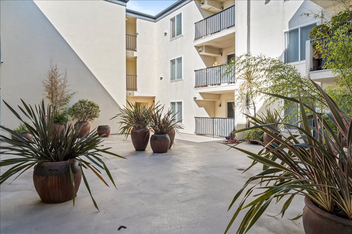 Building Photo - 8163 Redlands St