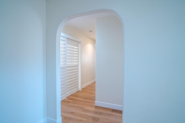 Building Photo - 6406 Shane Pl