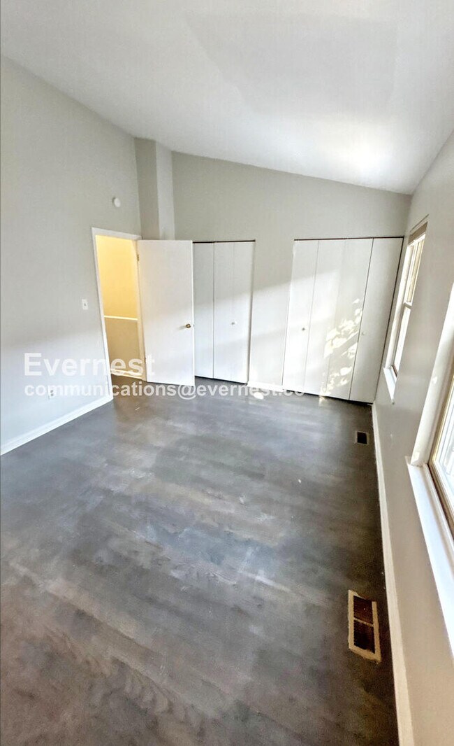 Building Photo - 4376 Maryland Ave