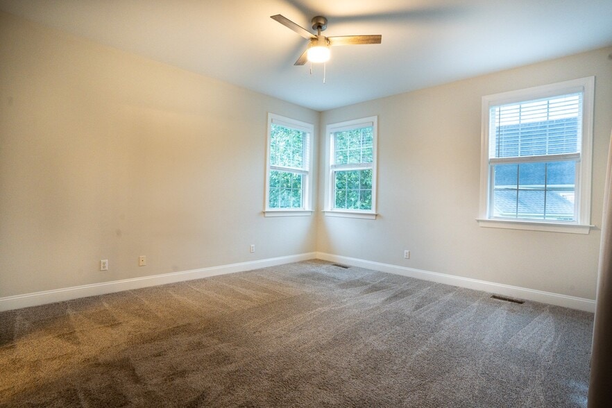 Building Photo - 204 Henrys Mill Dr