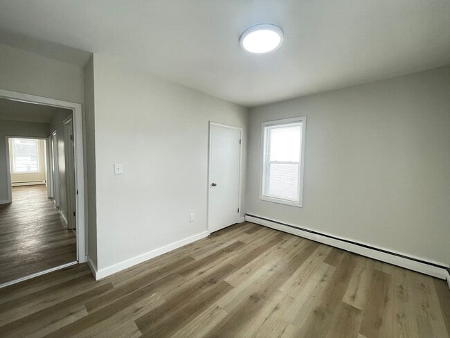 Building Photo - 124 Beech St