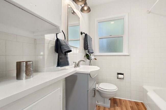 Building Photo - Stunning Fully Remodeled 3-Bedroom Home with Fenced Yard