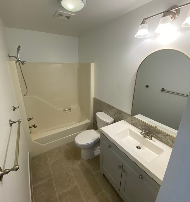 Building Photo - 23 Palmetto Dr