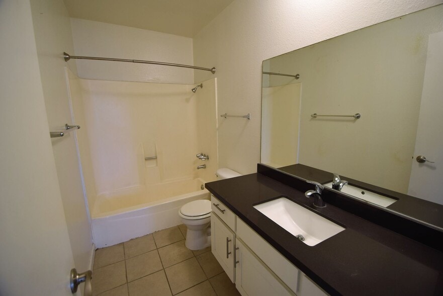 Building Photo - 4930 Whitsett Ave