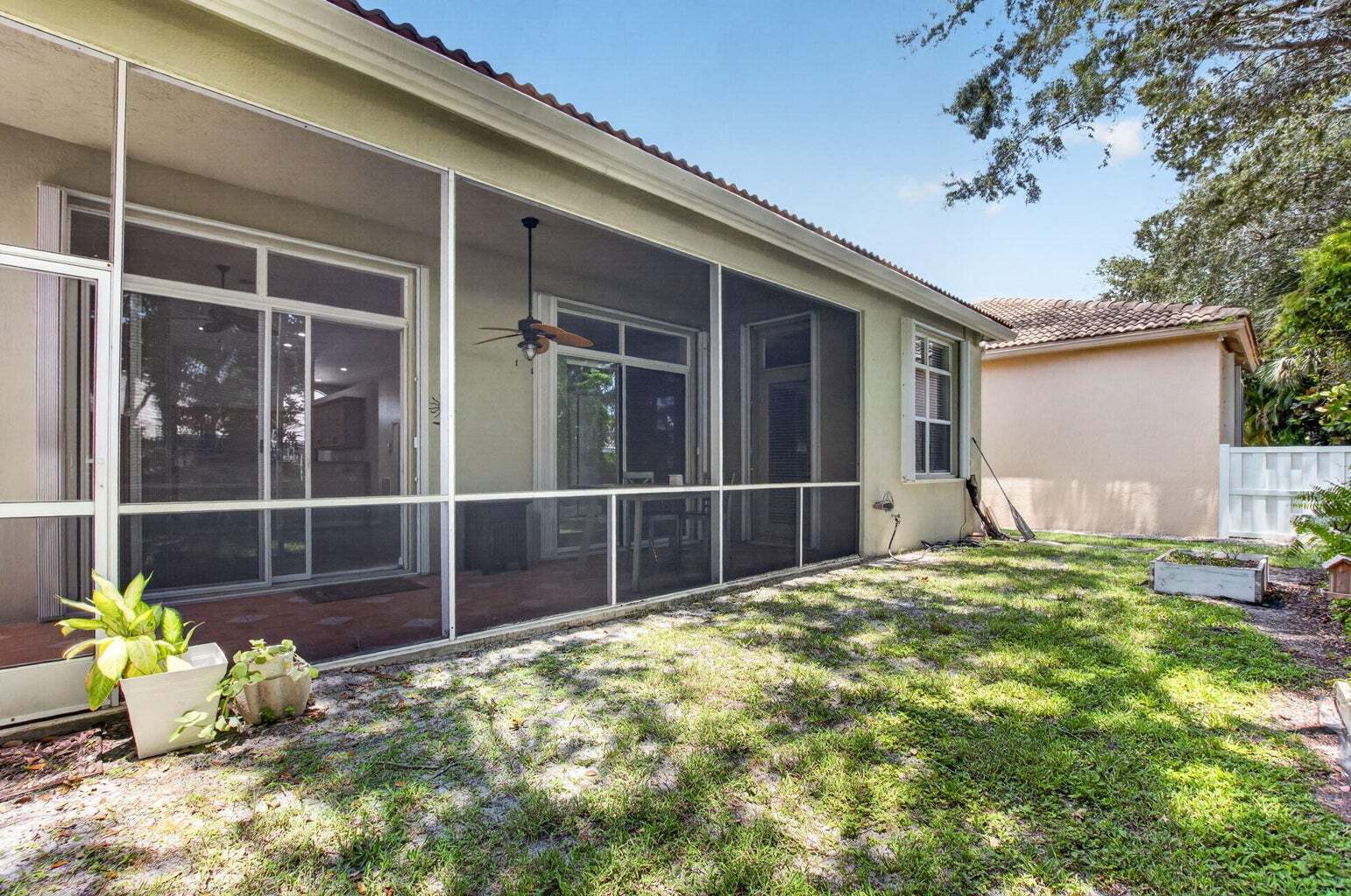 Building Photo - 5346 Vallejo Ter