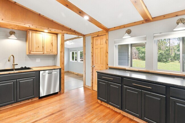 Building Photo - 1746 NW 39th St
