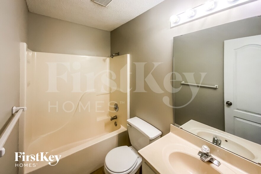 Building Photo - 8621 NE 110th Terrace