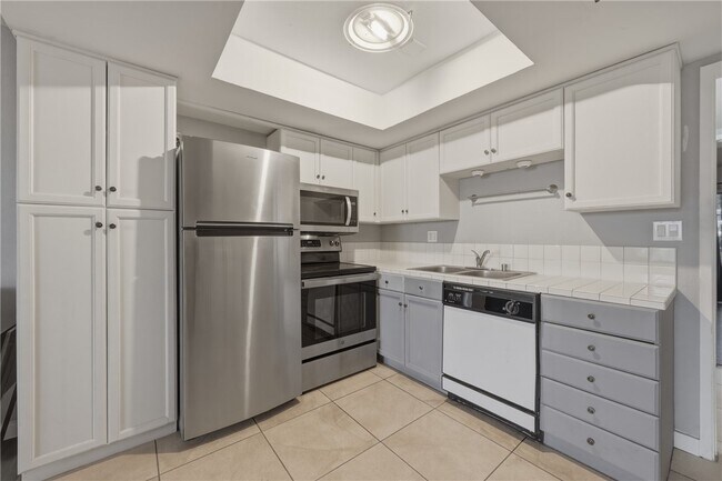 Building Photo - 64291 Spyglass Ave