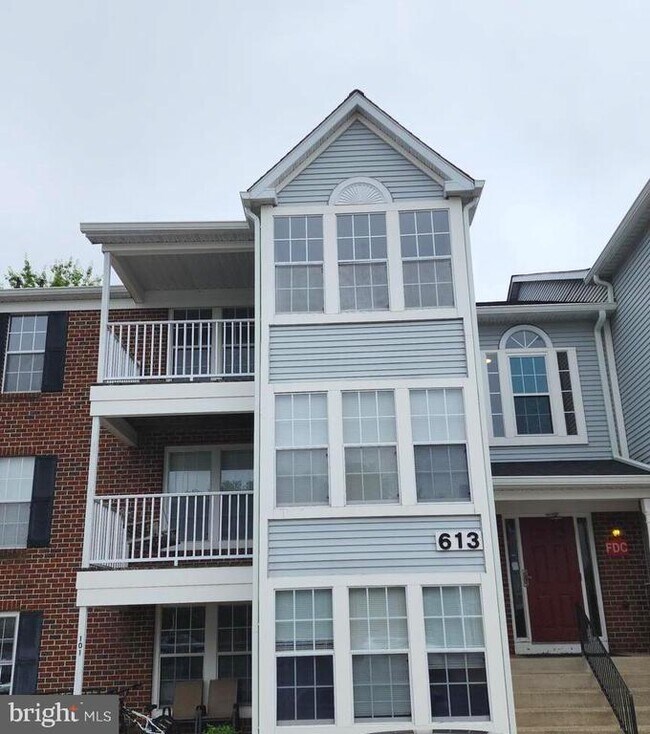 Building Photo - 613 Himes Ave