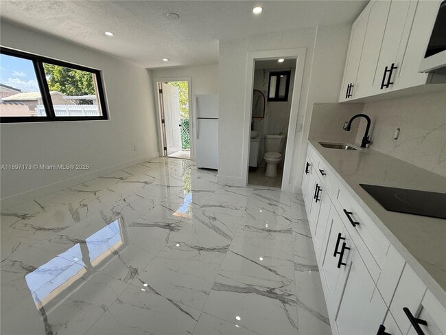 Building Photo - 9824 SW 26th Terrace