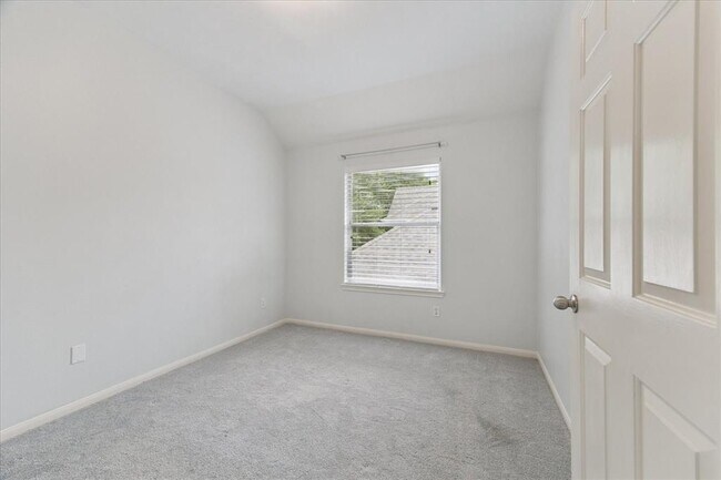 Building Photo - 3319 Harbrook Dr