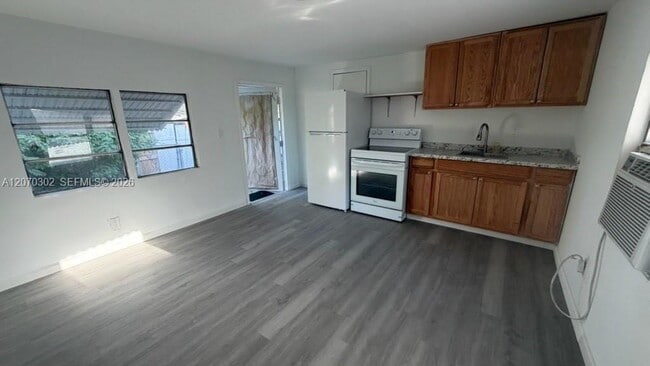 Building Photo - 11942 Anchorage Way