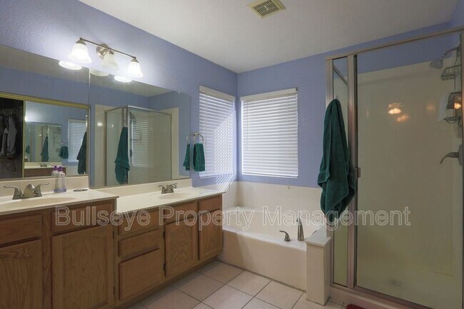 Building Photo - 4566 W Shannon St