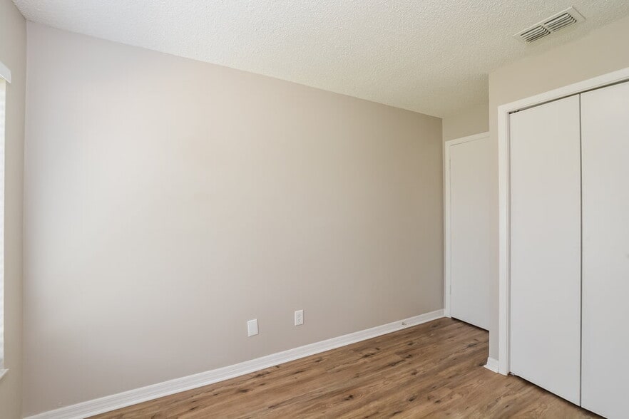 Building Photo - 2156 Pimlico St