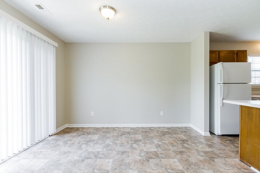 Building Photo - 5040 Harpers Ln