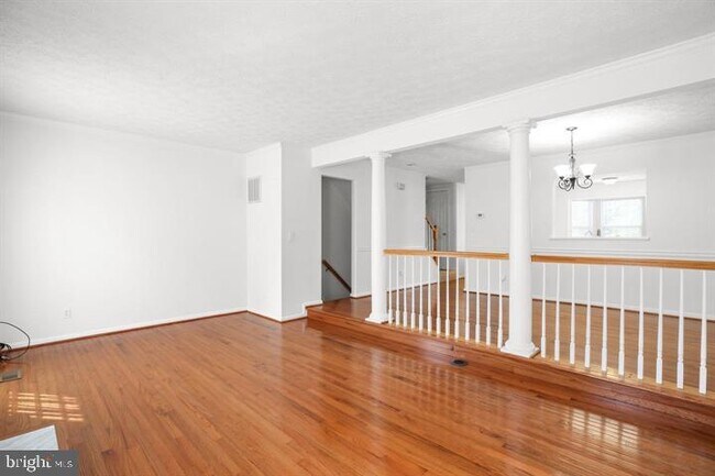 Building Photo - 504 Tolbelt Ct