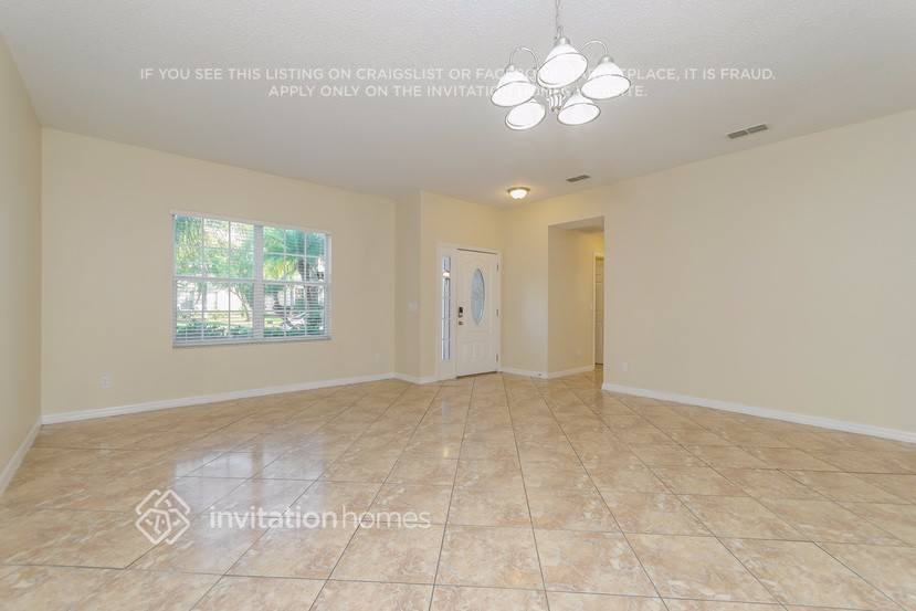 Building Photo - 2156 The Oaks Blvd