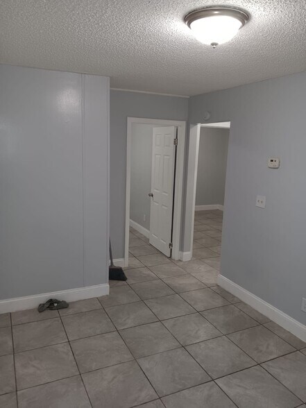 Building Photo - 1915 Florida Ave