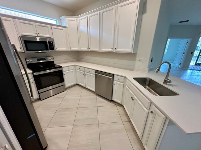 Building Photo - 1696 Alameda Dr