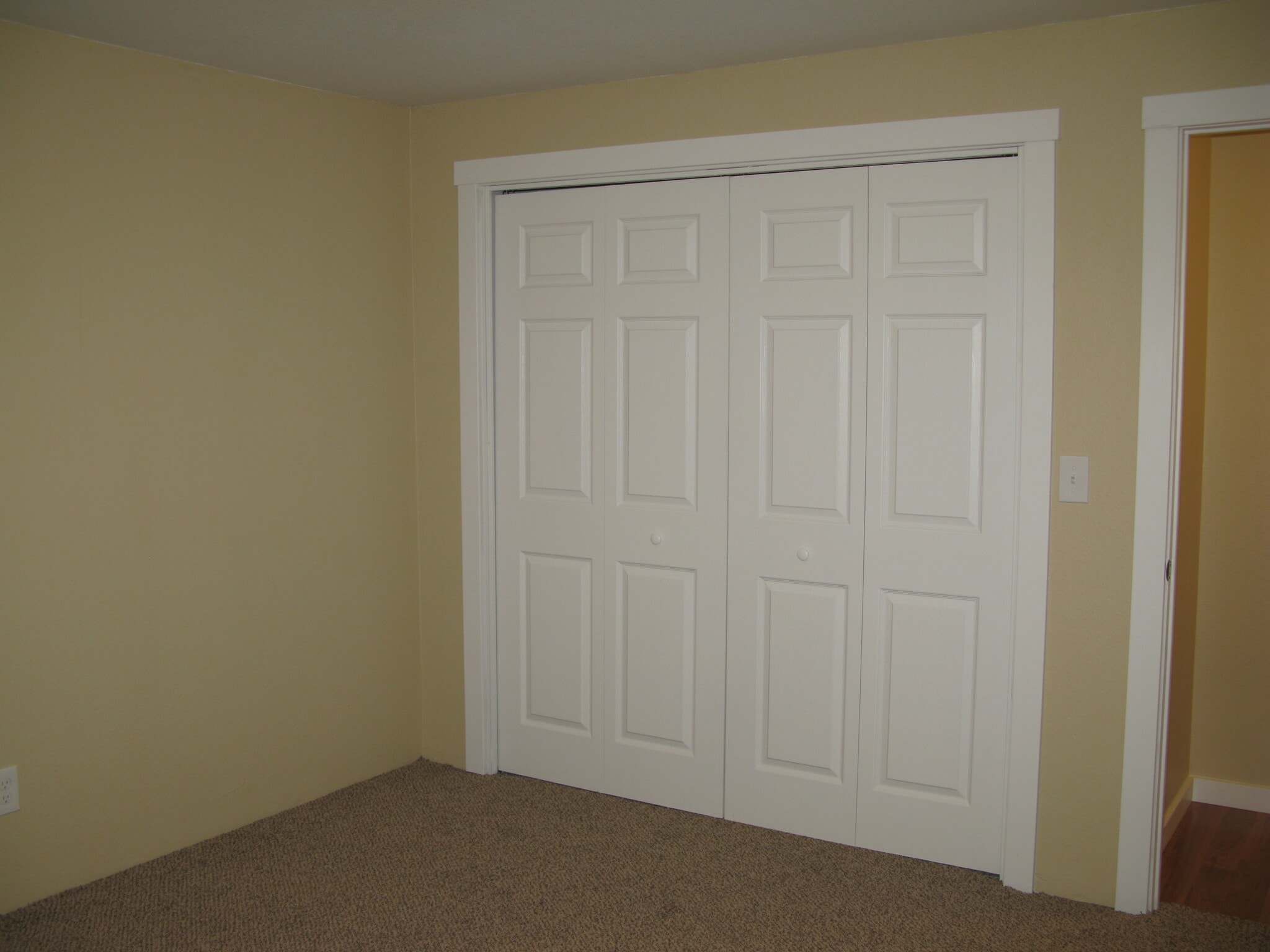 Building Photo - 305 S 5th St W