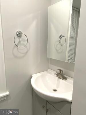 Building Photo - 4670 Umbria St