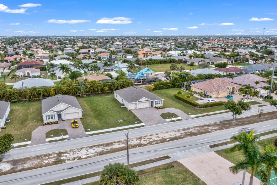Building Photo - 1903 Cape Coral Pky W