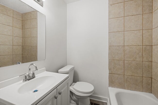 Building Photo - Charming 3 Bedroom, 2 Bathroom house