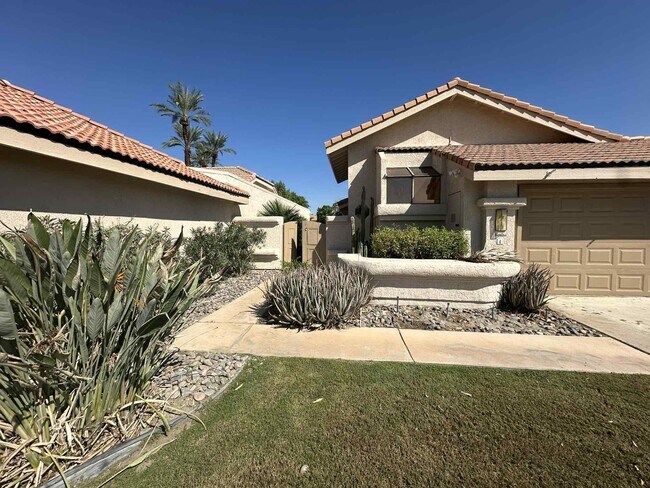 Building Photo - 4 Hermosillo Ln