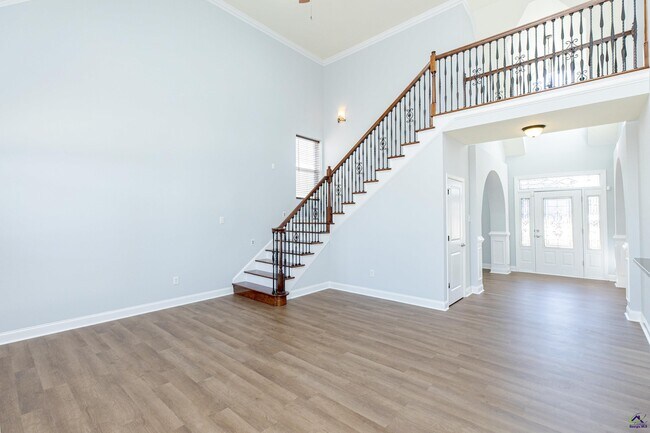 Building Photo - 100 Montview Way