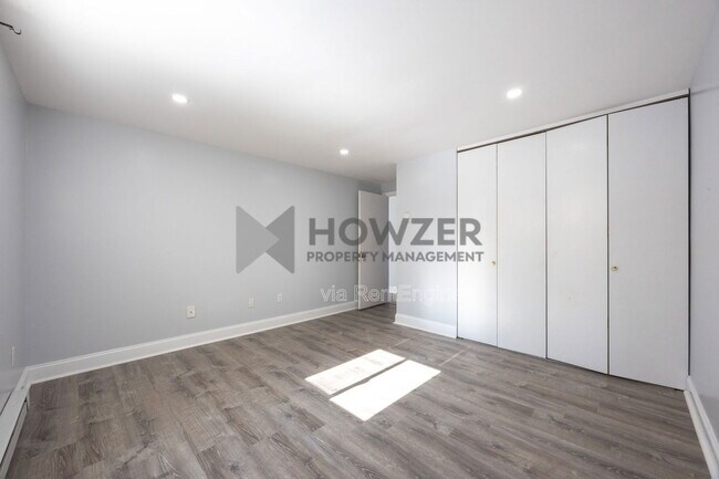 Building Photo - 307 W Main St