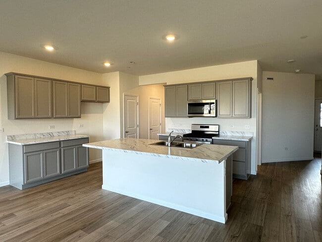 Building Photo - 2204 Horseshoe Cir