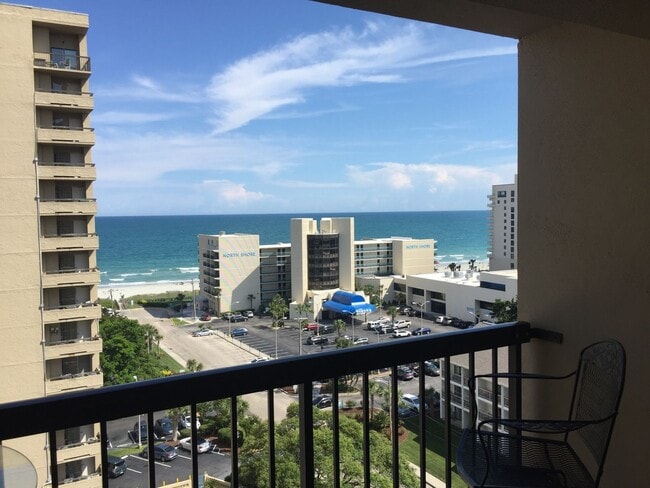 Building Photo - Fully Furnished 1 Bedroom Condo with an Ocean View