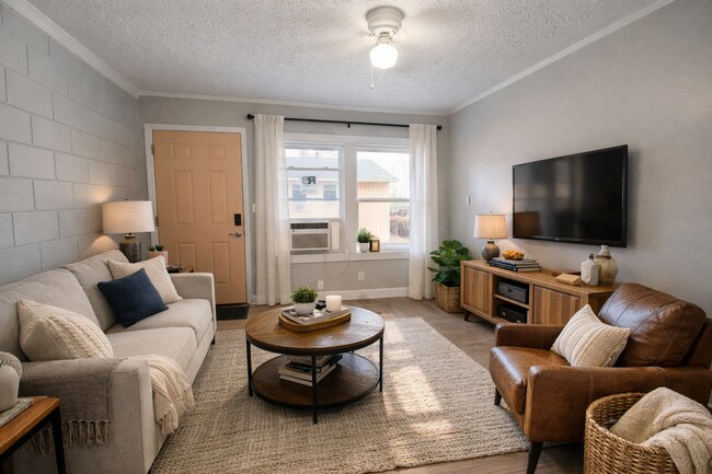 Building Photo - 1 Bedroom 1 Bathroom- New LVP Flooring!