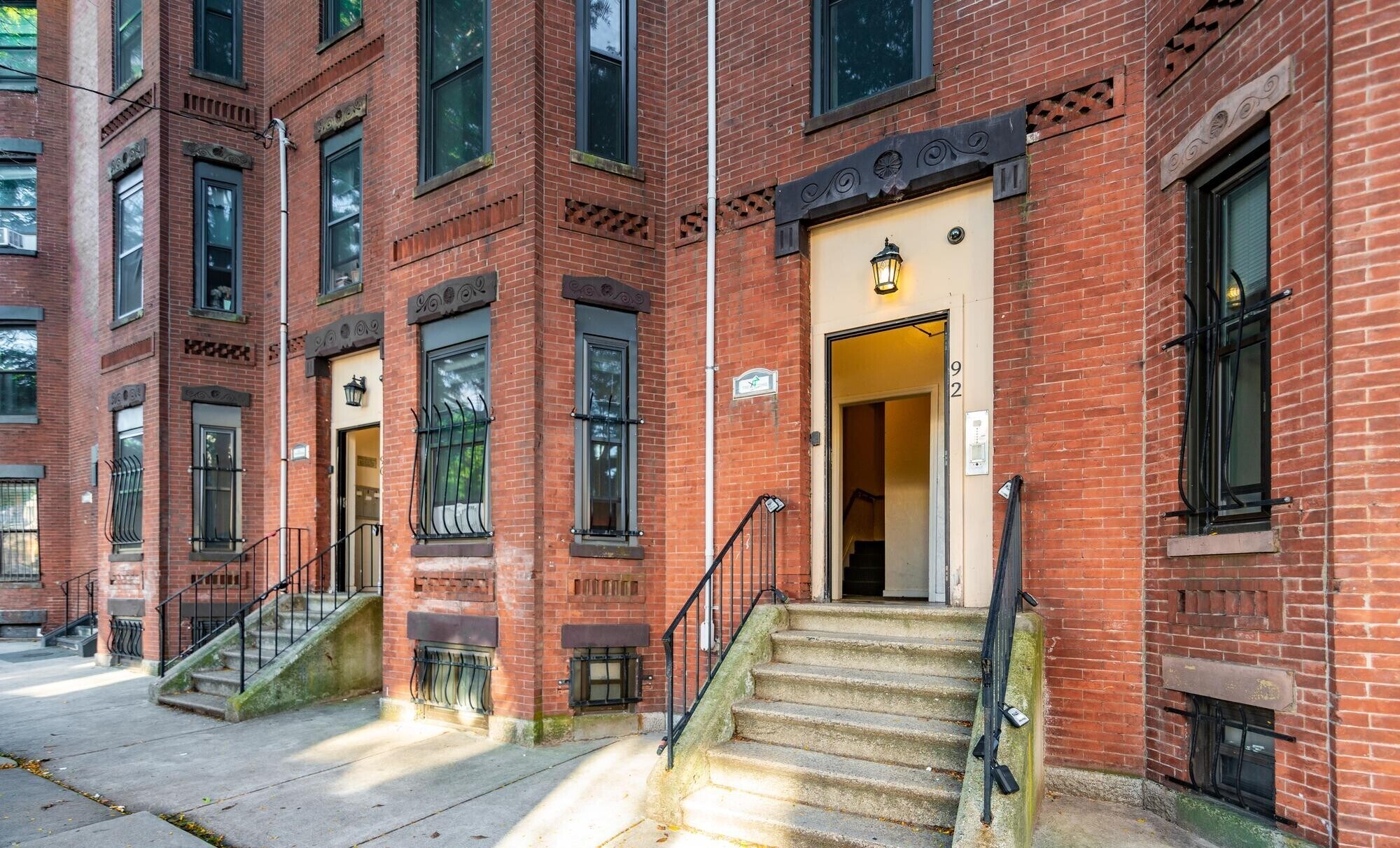 Building Photo - 92 Hammond St