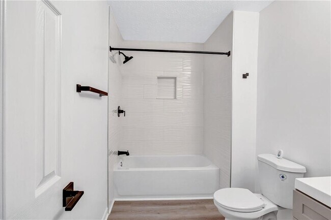 Building Photo - 6234 Culver Dr