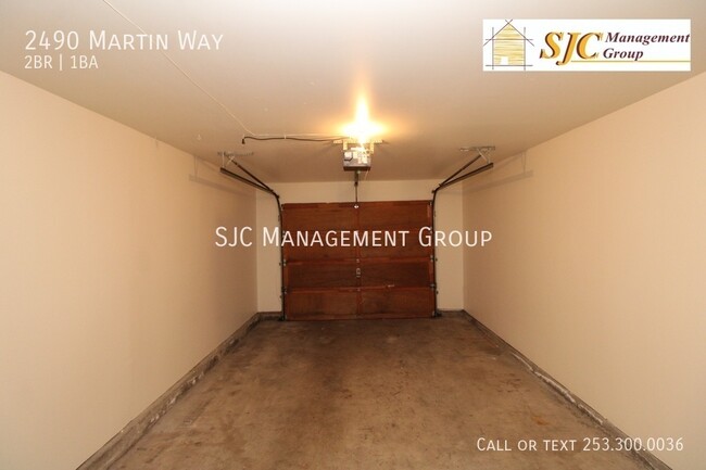 Building Photo - 2490 Martin Way