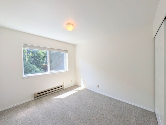 Building Photo - 2Bd/2Ba Seattle Condo