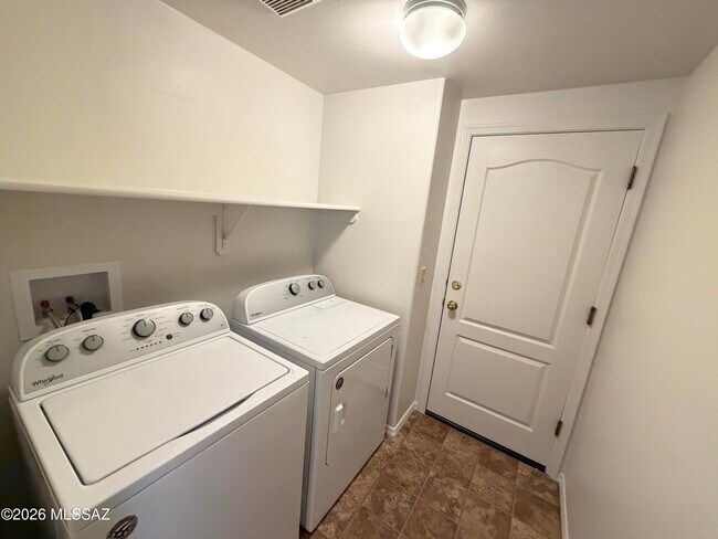 Building Photo - 8852 E Desert Verbena Pl