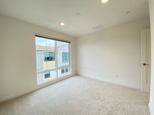 Building Photo - New Build 3bd/3bth in Coral Ridge Communit...