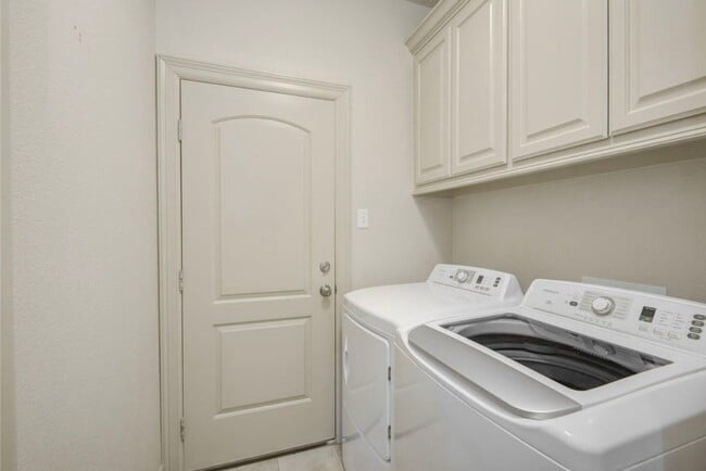 Building Photo - 57 Red Maple Ct