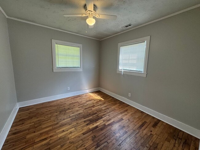 Building Photo - 3/1 House in West Rome $1,195