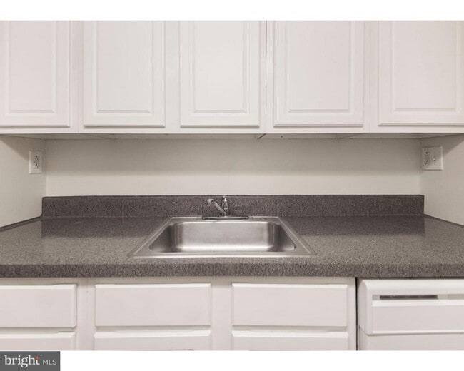 Building Photo - 2031 South St