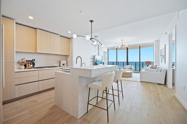 Building Photo - 900 N Ocean Blvd