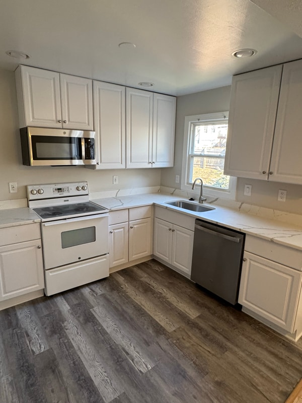 Building Photo - 9739 Bragg Ln