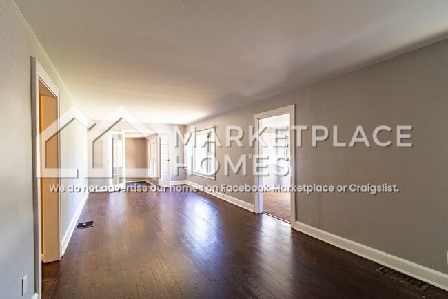 Building Photo - 3301 Brewer Dr