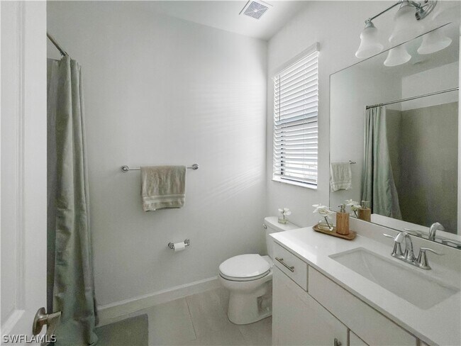 Building Photo - 18347 Ridgeline Dr