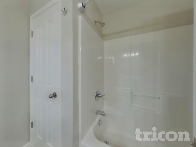 Building Photo - 1820 Elizabeth Ln