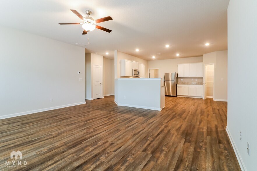 Building Photo - 3359 Bridgewood Dr