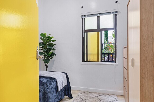 Building Photo - 840 Hilgard Ave